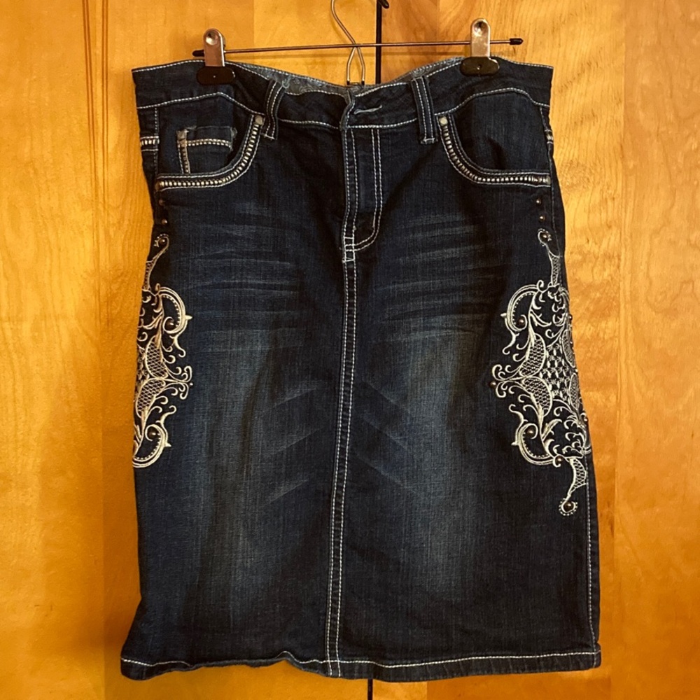 The Pyramid Collection Blue Denim Skirt with White Embroidery
